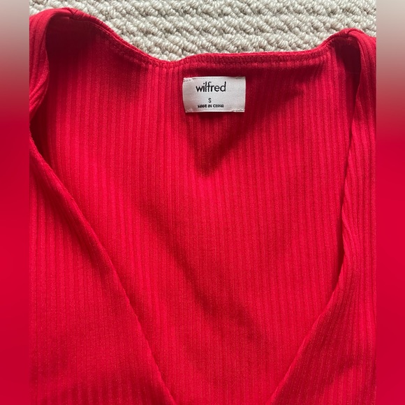 Aritzia Wilfred Red Crop Top Size S - Picture 3 of 7